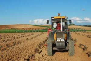 Metodología en el tratamiento contra Enfermedades de la Madera de la Vid (EMV) a través del suelo.