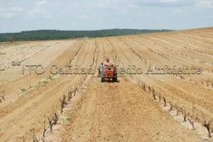 Metodología en el tratamiento contra Enfermedades de la Madera de la Vid (EMV) a través del suelo.